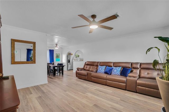 121 Pine Avenue, Altus, OK 73521