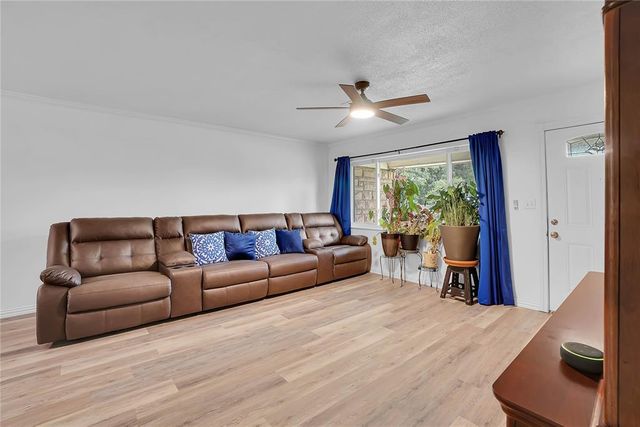 121 Pine Avenue, Altus, OK 73521