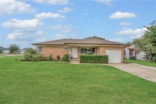 121 Pine Avenue, Altus, OK 73521