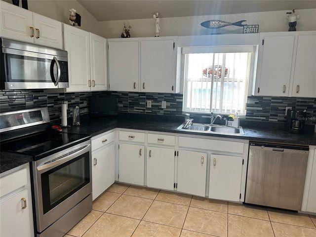 5242 SW 162ND PLACE ROAD, Ocala, FL 34473
