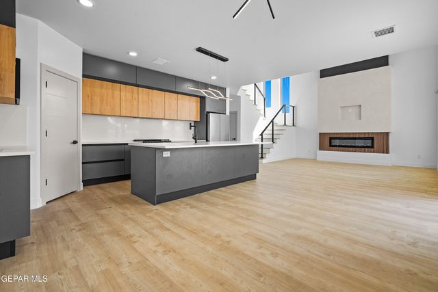 6025 RUIDOSO DOWNS Street, El Paso, TX 79932