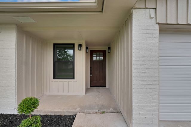 2822 Pebble Beach Drive, Lancaster, TX 75134