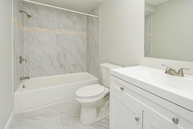 33941 Jefferson Avenue, Saint Clair Shores, MI 48082