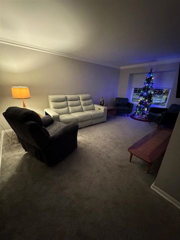 33941 Jefferson Avenue, Saint Clair Shores, MI 48082