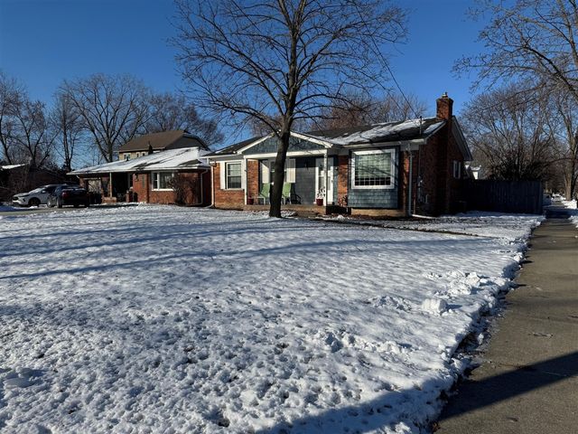 33941 Jefferson Avenue, Saint Clair Shores, MI 48082