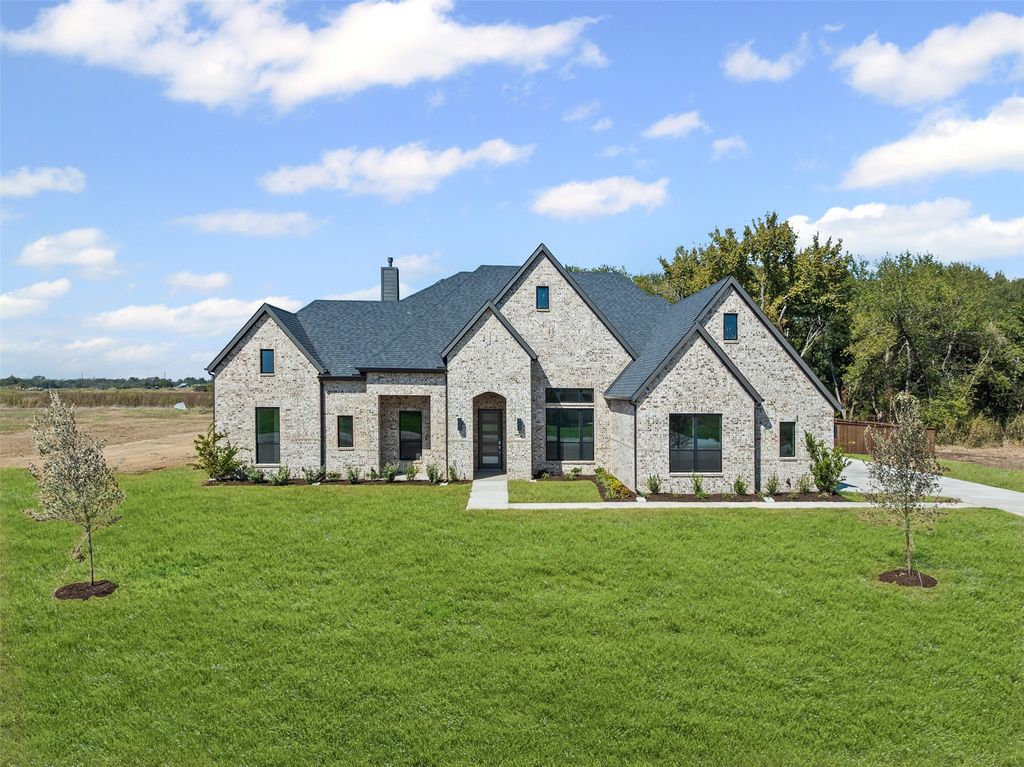 2140 Tutt Trail, Waxahachie, TX 75167