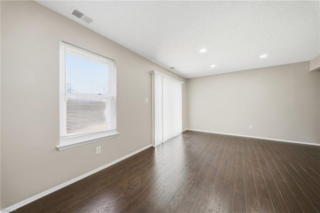 3694 Sylvan LN, Virginia Beach, VA 23453