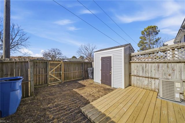 3694 Sylvan LN, Virginia Beach, VA 23453