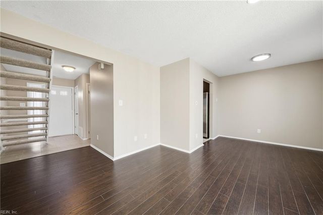 3694 Sylvan LN, Virginia Beach, VA 23453