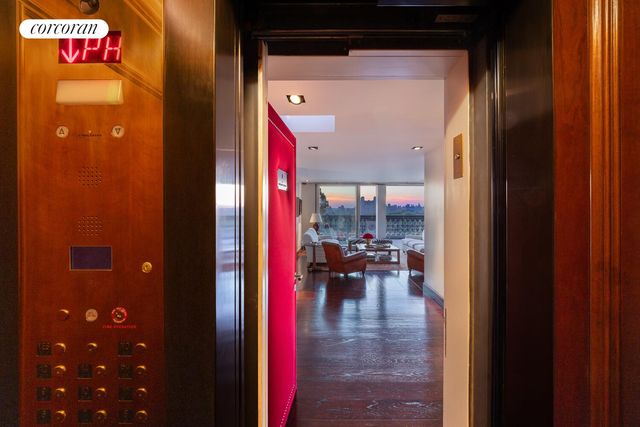 988 5TH Avenue PH, New York City, NY 10075