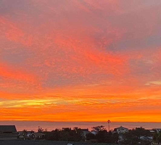 553 Hygeia Ave. Avenue, Encinitas, CA 92024