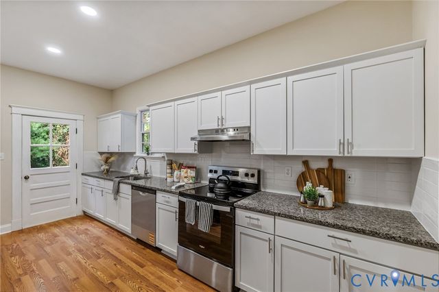 12105 Mathenay Dr, Chesterfield, VA 23831