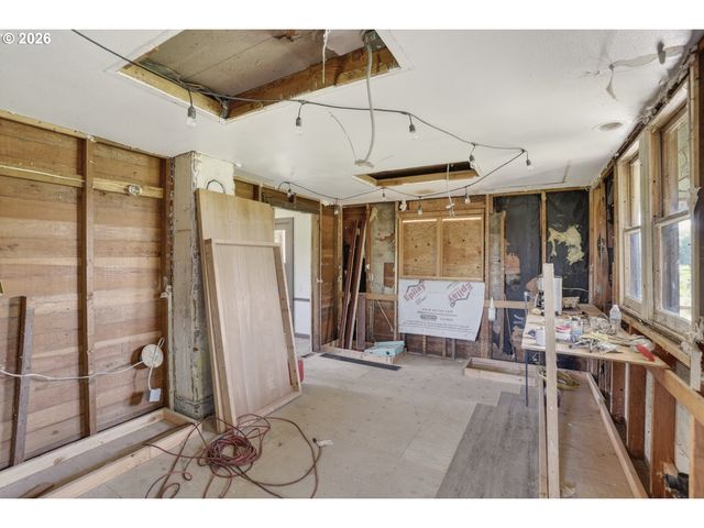 78242 WOODSON Rd, Clatskanie, OR 97016