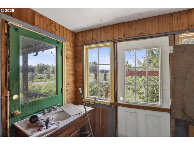 78242 WOODSON Rd, Clatskanie, OR 97016