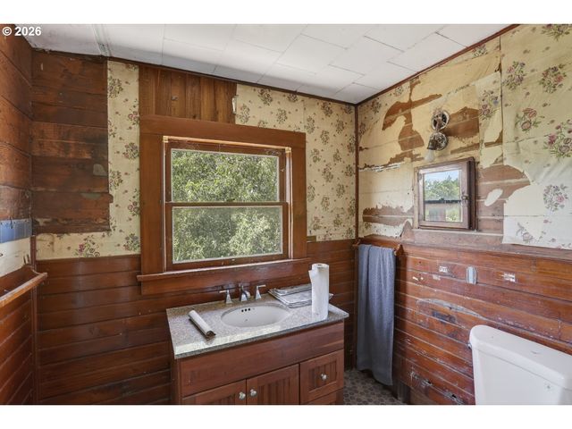 78242 WOODSON Rd, Clatskanie, OR 97016