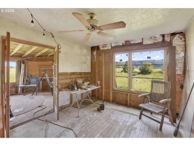 78242 WOODSON Rd, Clatskanie, OR 97016