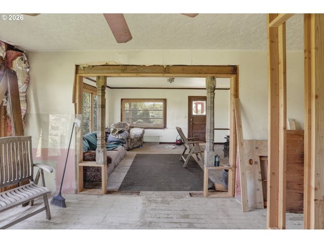 78242 WOODSON Rd, Clatskanie, OR 97016