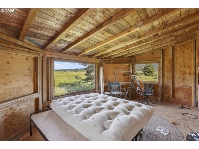 78242 WOODSON Rd, Clatskanie, OR 97016