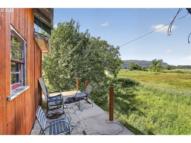 78242 WOODSON Rd, Clatskanie, OR 97016