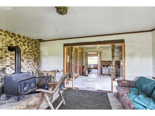 78242 WOODSON Rd, Clatskanie, OR 97016