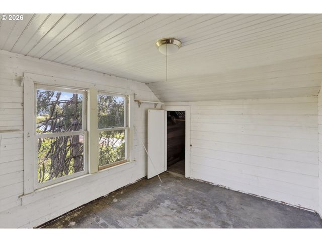 78242 WOODSON Rd, Clatskanie, OR 97016