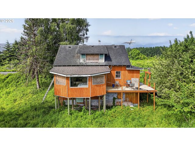 78242 WOODSON Rd, Clatskanie, OR 97016