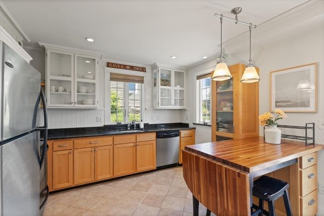 150 Prospect St 3, Gloucester, MA 01930