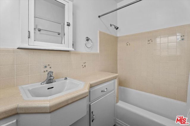 2210 24th Street, Santa Monica, CA 90405