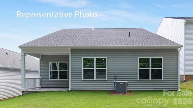 736 14th Avenue Court NE, Hickory, NC 28601