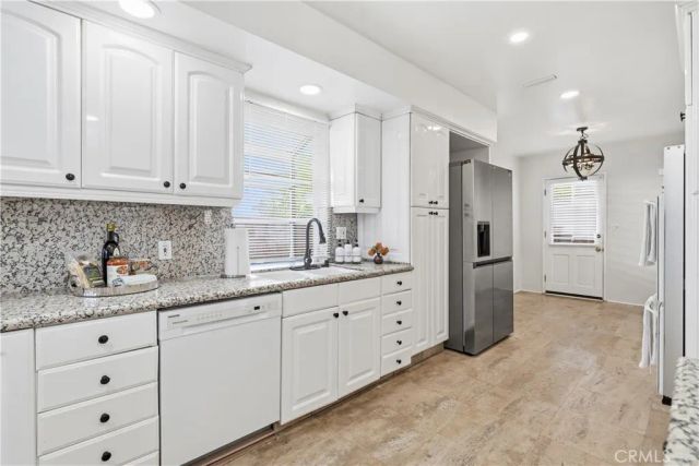 10832 Huston, North Hollywood, CA 91601