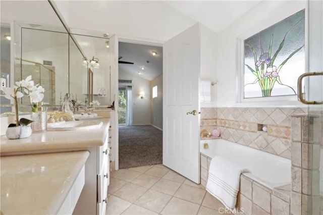 10832 Huston, North Hollywood, CA 91601