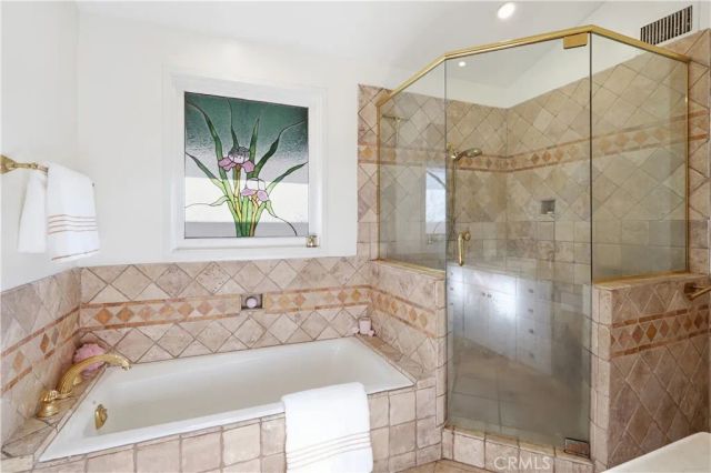 10832 Huston, North Hollywood, CA 91601