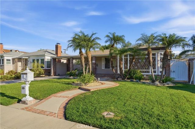 10832 Huston, North Hollywood, CA 91601