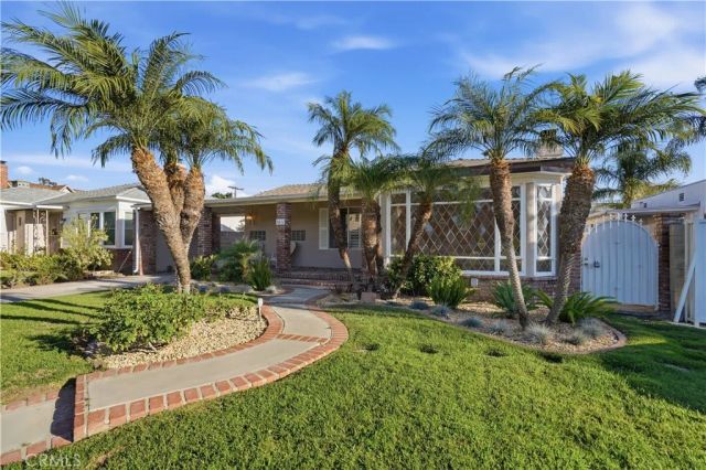 10832 Huston, North Hollywood, CA 91601