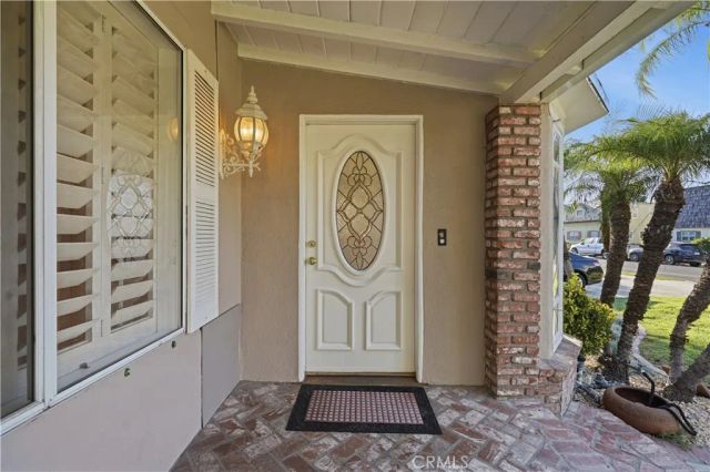 10832 Huston, North Hollywood, CA 91601