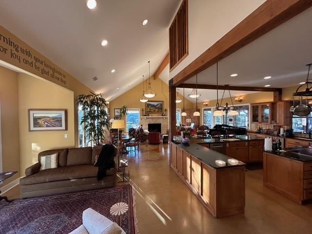 306 Charles Rd, Kerrville, TX 78028