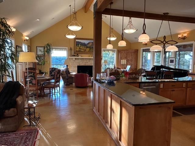 306 Charles Rd, Kerrville, TX 78028