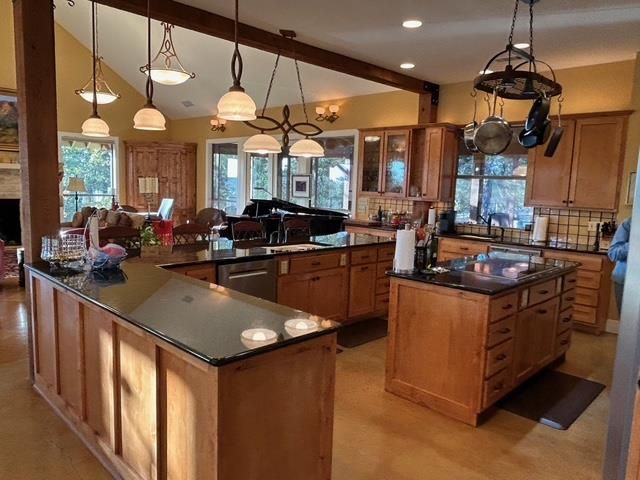 306 Charles Rd, Kerrville, TX 78028