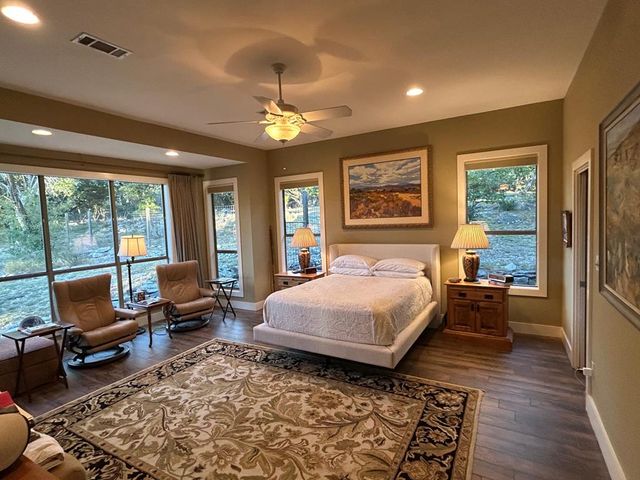 306 Charles Rd, Kerrville, TX 78028