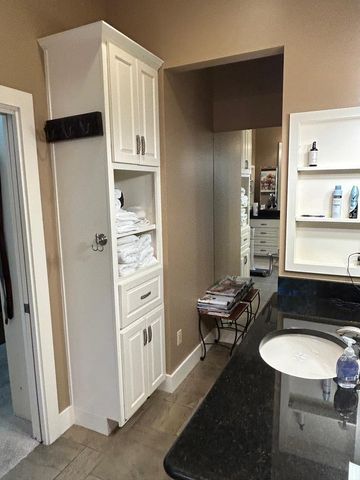 306 Charles Rd, Kerrville, TX 78028