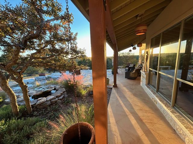 306 Charles Rd, Kerrville, TX 78028