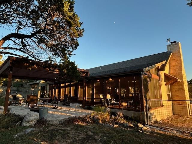 306 Charles Rd, Kerrville, TX 78028