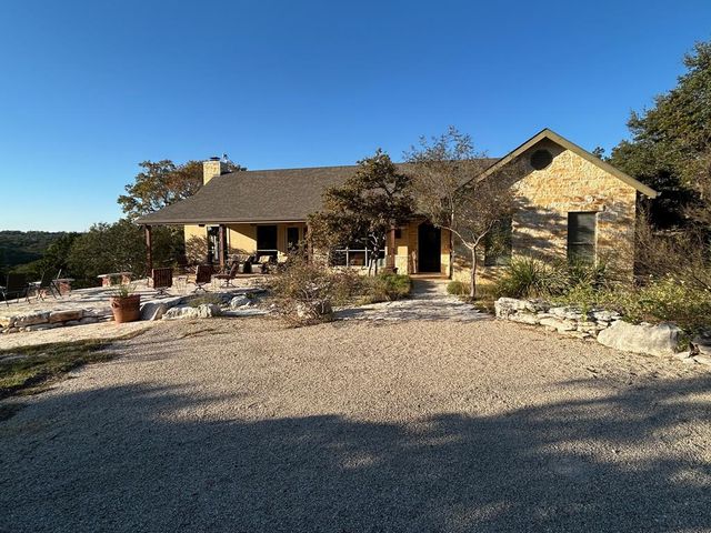 306 Charles Rd, Kerrville, TX 78028