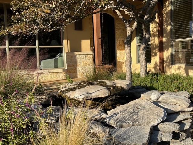 306 Charles Rd, Kerrville, TX 78028