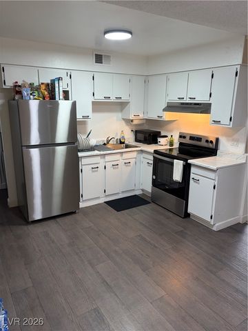 304 Rossmoyne Avenue, North Las Vegas, NV 89030