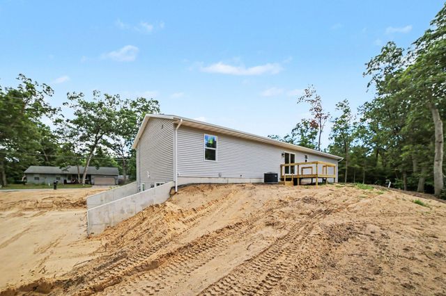 480 W Kenwood Street, Lakewood Club Vllg, MI 49457