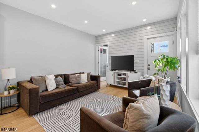 29 Blaine St B, Millburn Twp., NJ 07041
