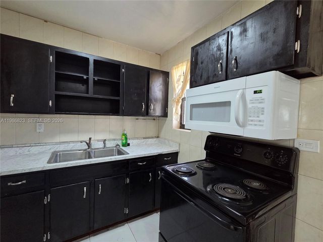 3061 NW 83rd Ter, Miami, FL 33147