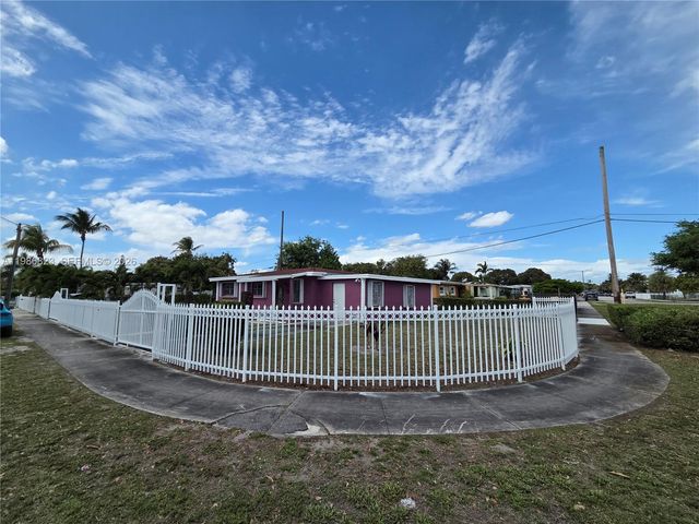 3061 NW 83rd Ter, Miami, FL 33147