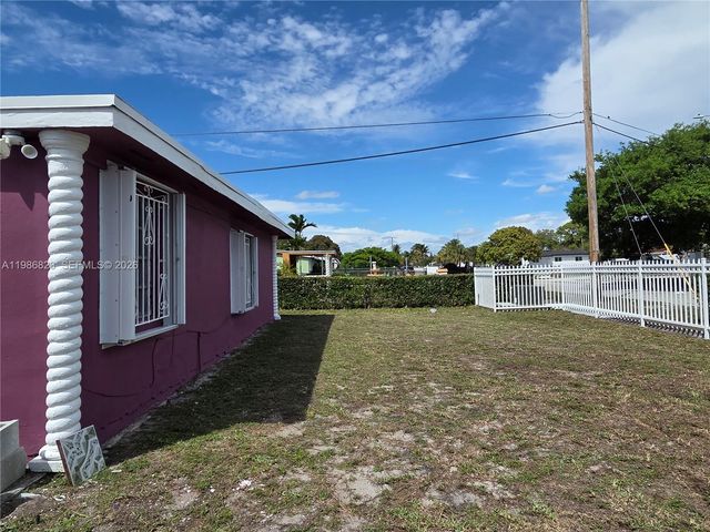 3061 NW 83rd Ter, Miami, FL 33147